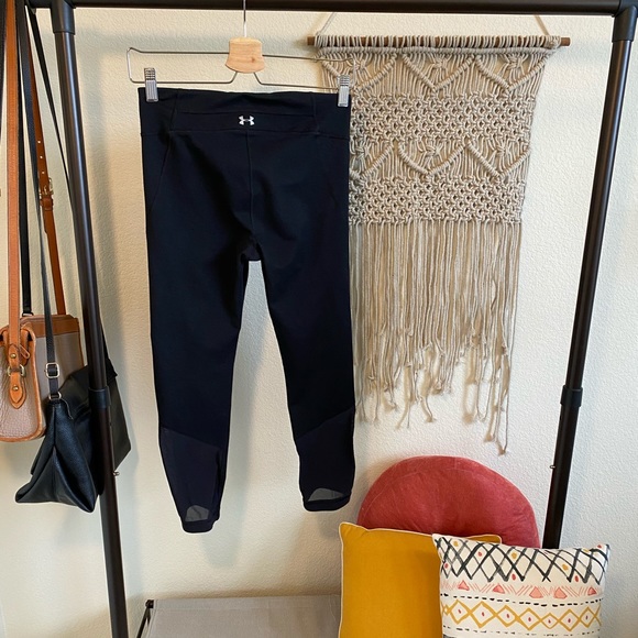 Under Armour | Reflect Crop - Picture 2 of 4